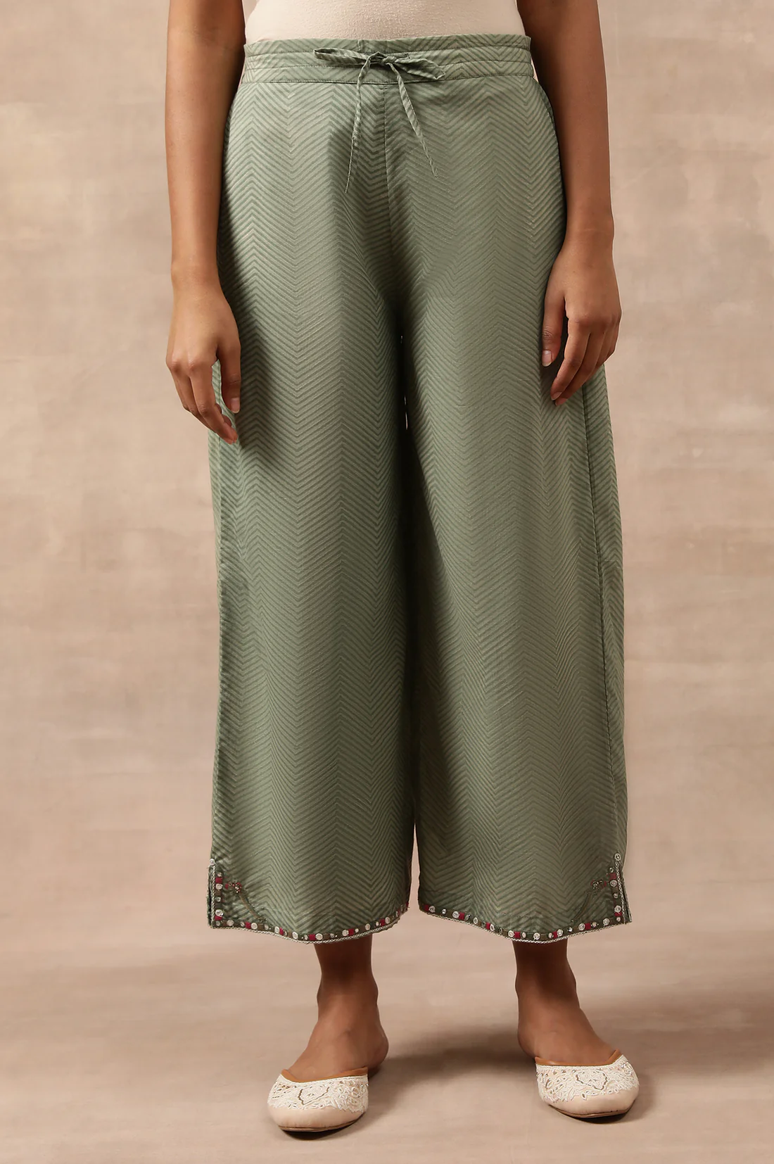 Minimalist Style Bottom Wear